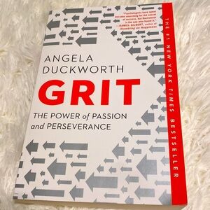 GRIT ANGELA DUCKWORTH THE POWER of PASSION and PERSEVERANCE PB EUC